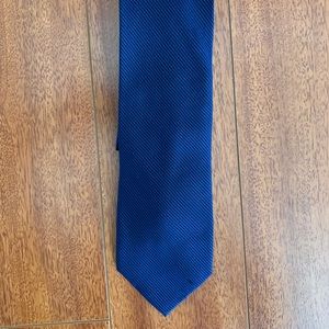 Calvin Klein - 100% Silk Blue Necktie